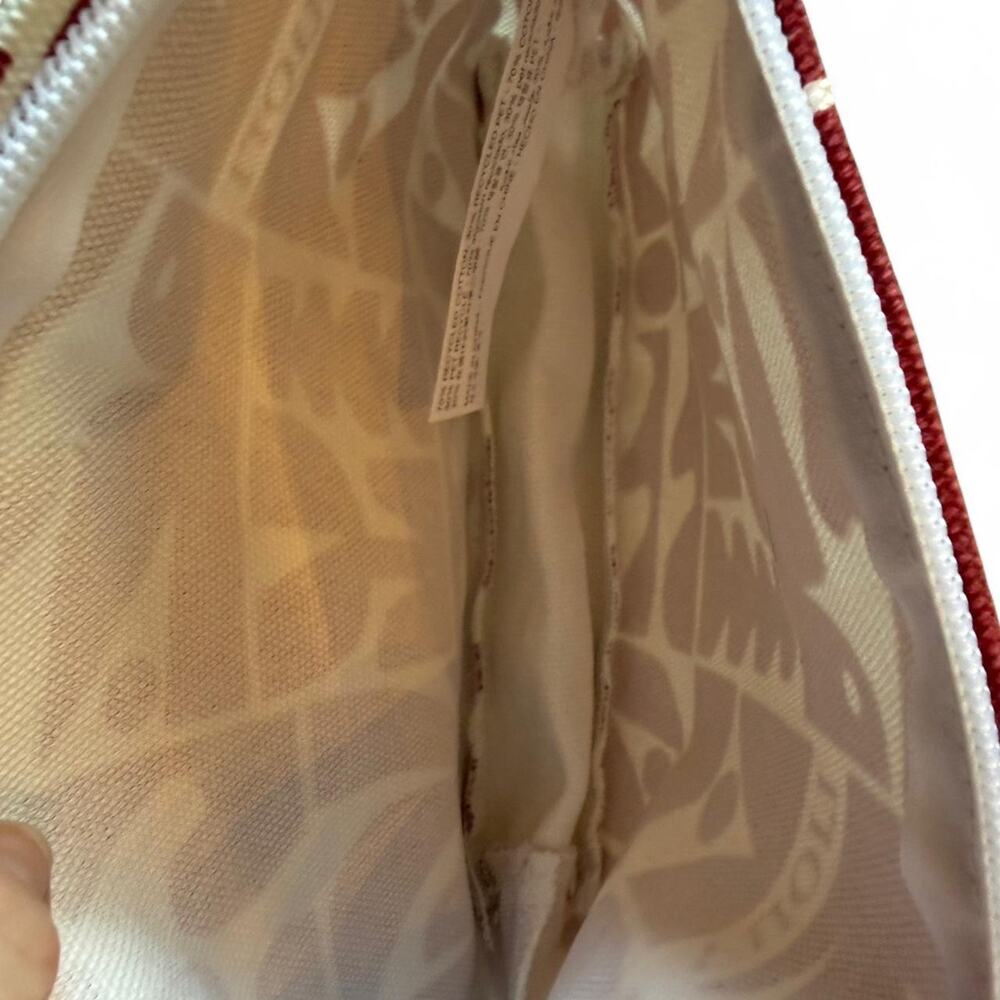 Red and white vuori cosmetic - Picture 2 of 2